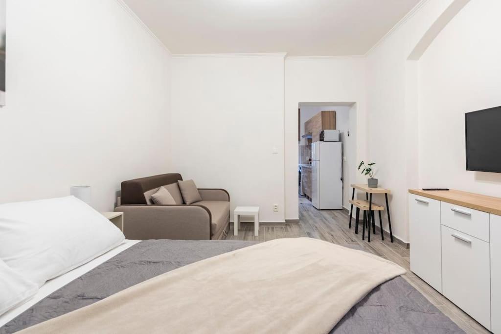 דירות קרלובי וארי Apartman Vishegrad מראה חיצוני תמונה